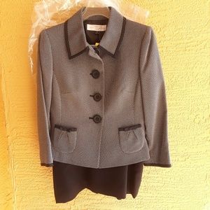 Petite Tahari Women's Suit